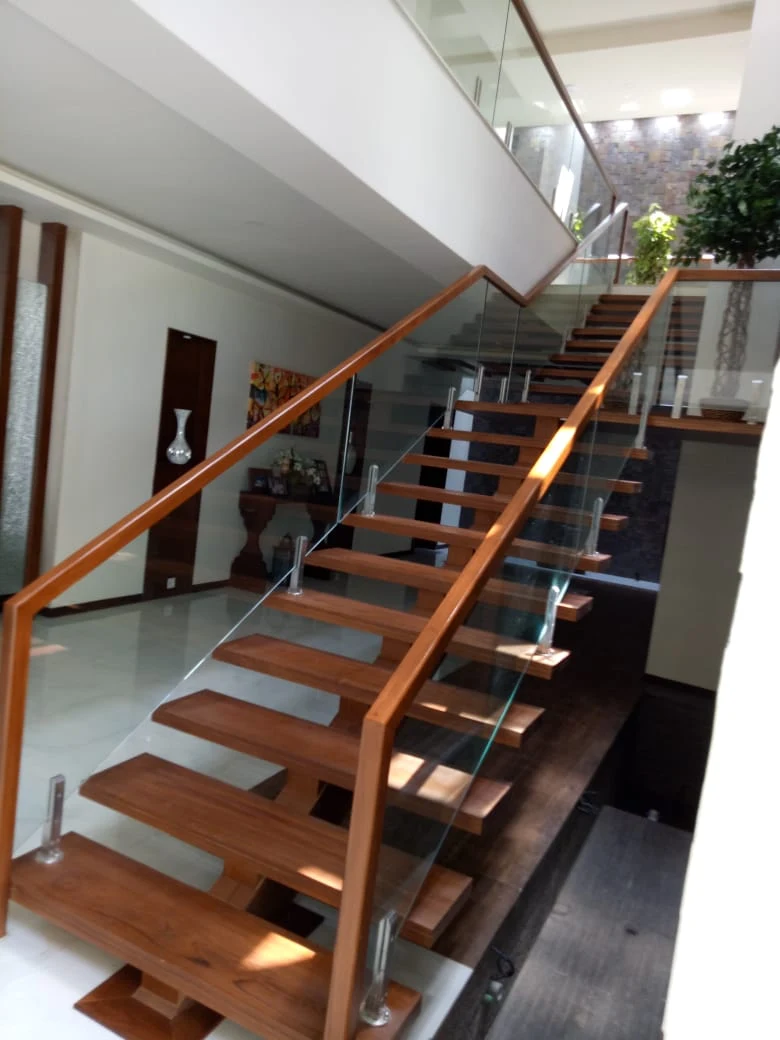 Floating Staircase Glass Handrail