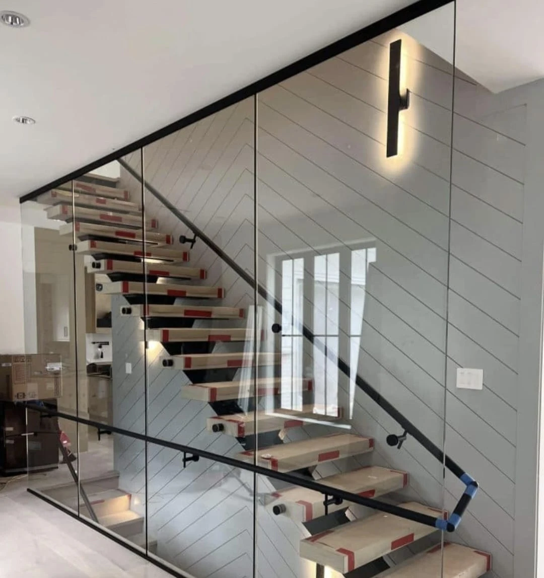 Modern Glass Wall Staircase Enclosure